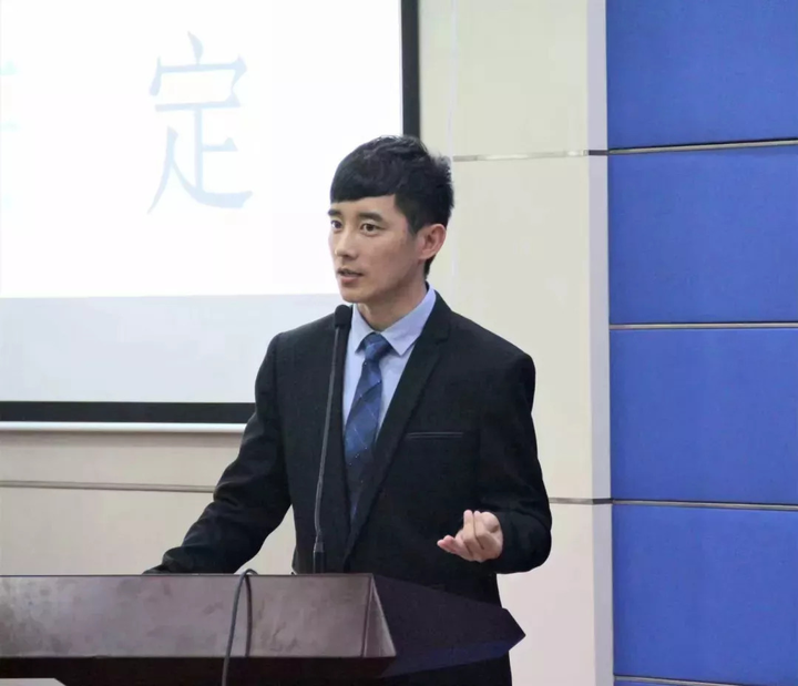 有一个帅帅的老师是一种怎样的体验?