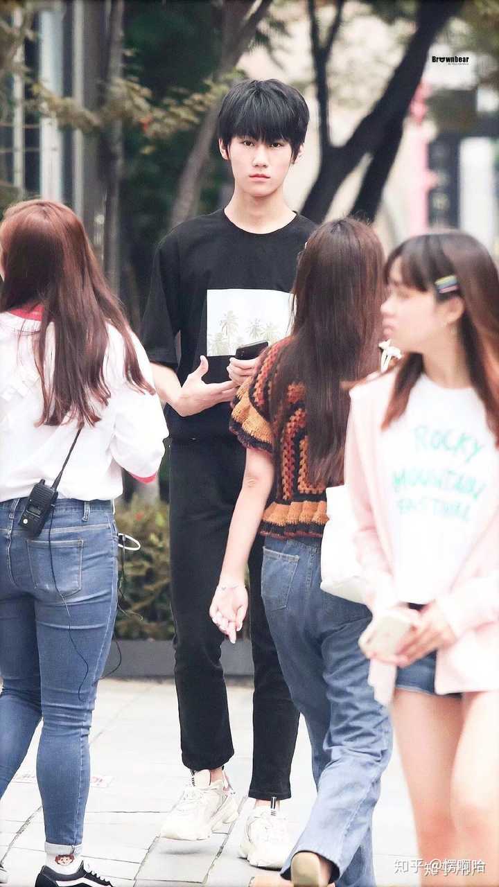 想问一下各位真知棒是怎么喜欢上张真源 知乎