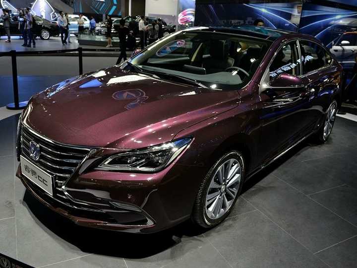 长安锐程cc,原来叫睿骋cc,精仿现代名图的,尺寸上要比常见a级车大些