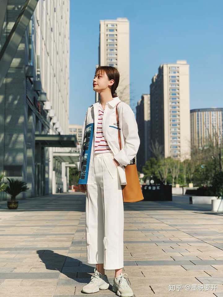 作为女大学生,你的日常穿搭是什么?