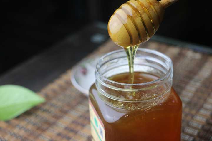 å–èœ‚èœœä¸ºä»€ä¹ˆè¦ç”¨èœ‚èœœæ£’ï¼Ÿèœ‚èœœæ£’æ˜¯å•¥å­ï¼Ÿ