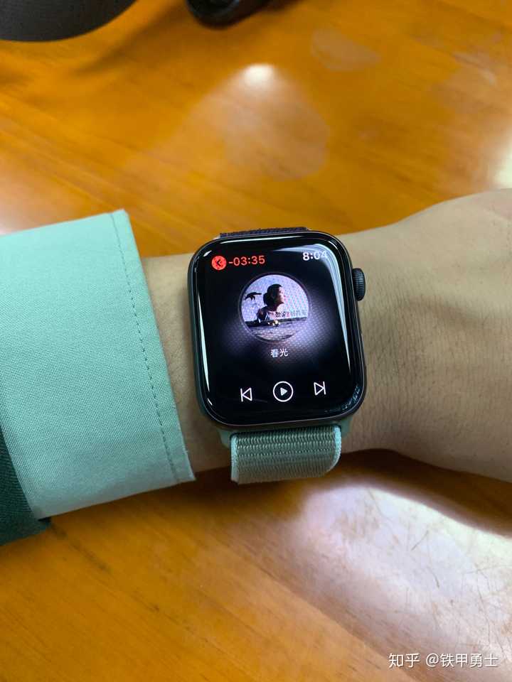 apple watch能让iphone播放下一首音乐吗?