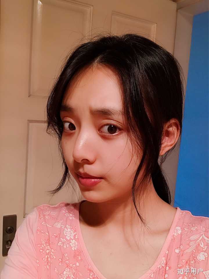 五官漂亮但长得黑(天生黑)和长得白但长相一般选哪个?