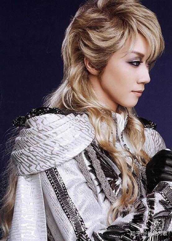 如何评价凰稀かなめ?