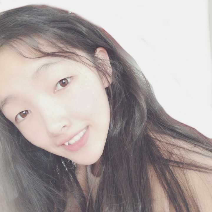 老是跟我嫌弃她自己的单眼皮小眼睛┐(—__—)