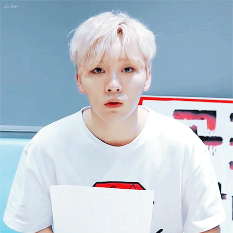 如何长篇大论的夸夸seventeen的夫胜宽?