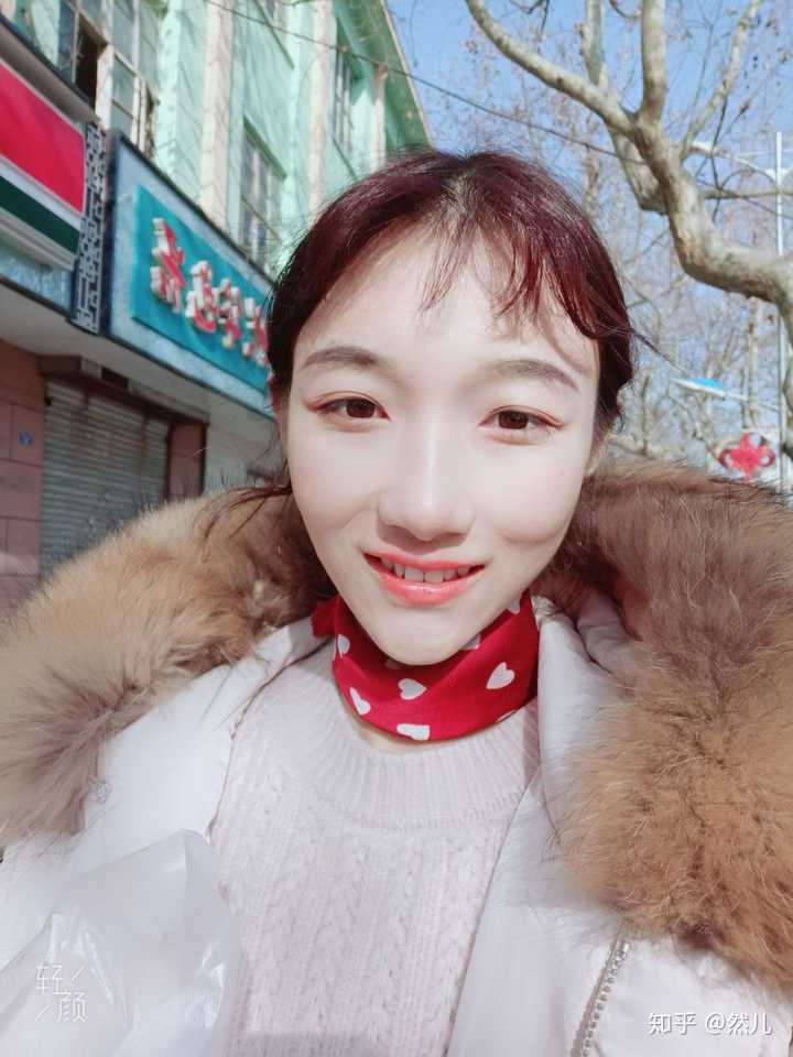 哈哈哈哈哈哈  下巴算吗?
