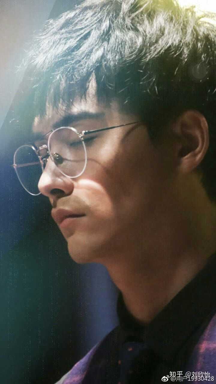 如何评价新人演员何龙龙在沙海里的表现?