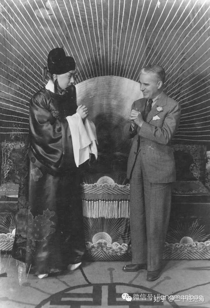 马连良与卓别林见面(中式) (太哏儿了,忍不住发出来)