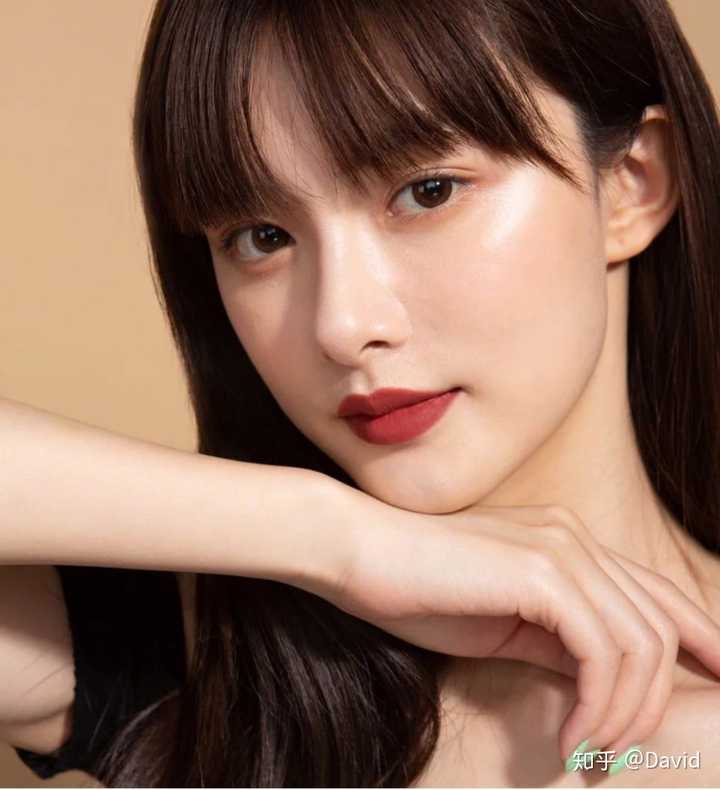 长相高冷略凶的女生适合什么口红?