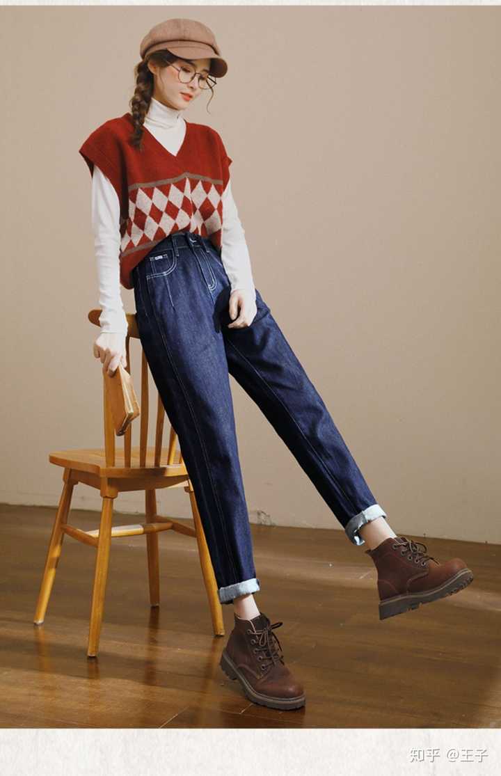 蓝色哈伦牛仔裤搭配什么上衣比较好呢? - 知乎