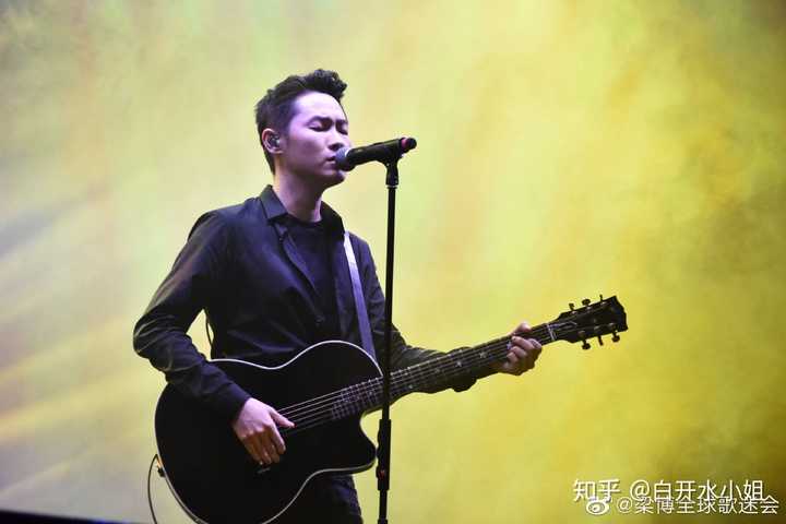 如何评价梁博在《中国新说唱》帮唱环节中的表现?