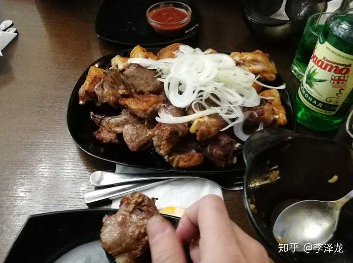 阿拉伯烤肉,人均60-70元吃肉可以吃飽,這是我們經常去吃飯的一家店