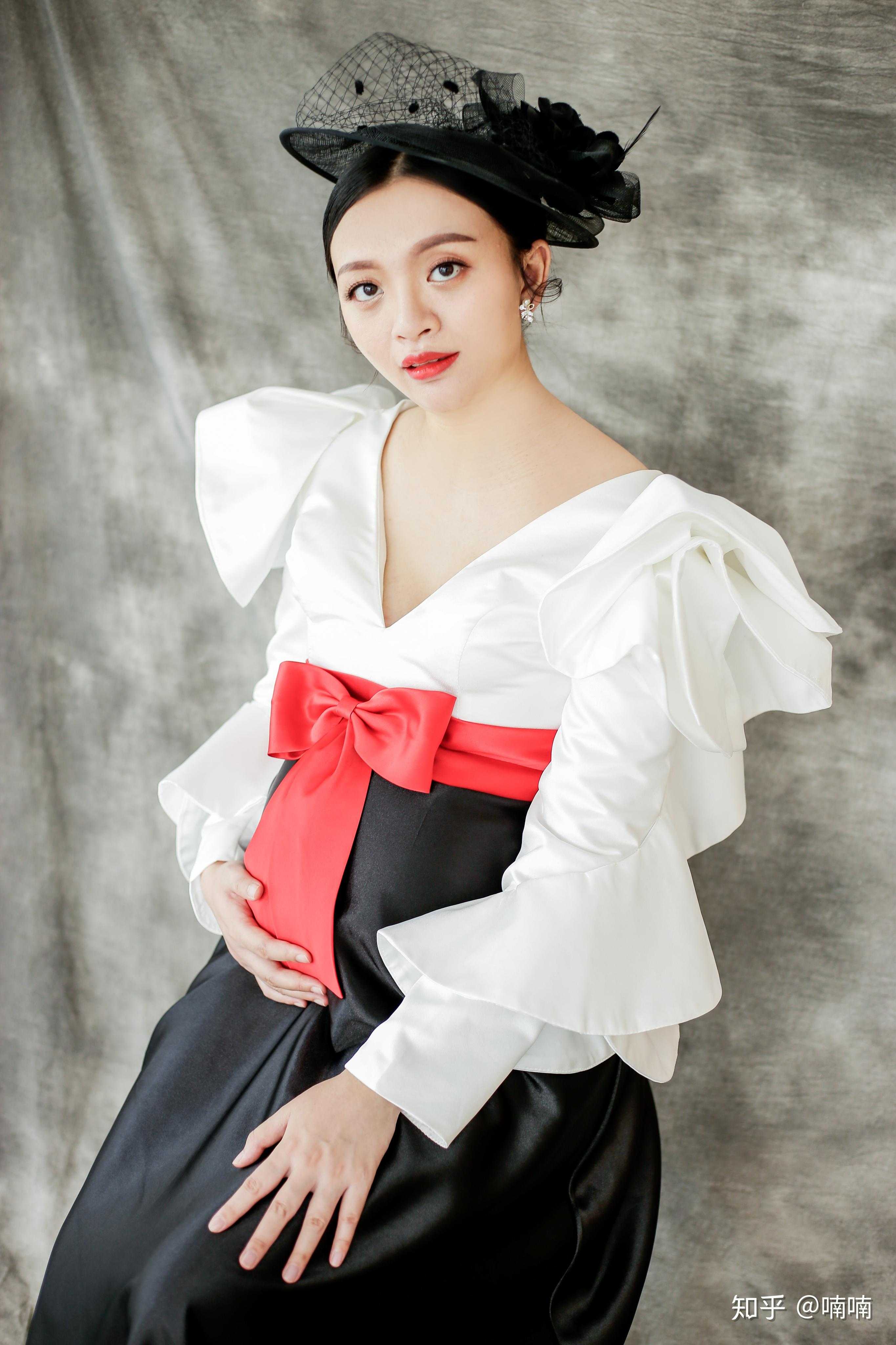 哈哈,宝宝都出来三个月了才去拿孕妇照╮(╯▽╰)╭