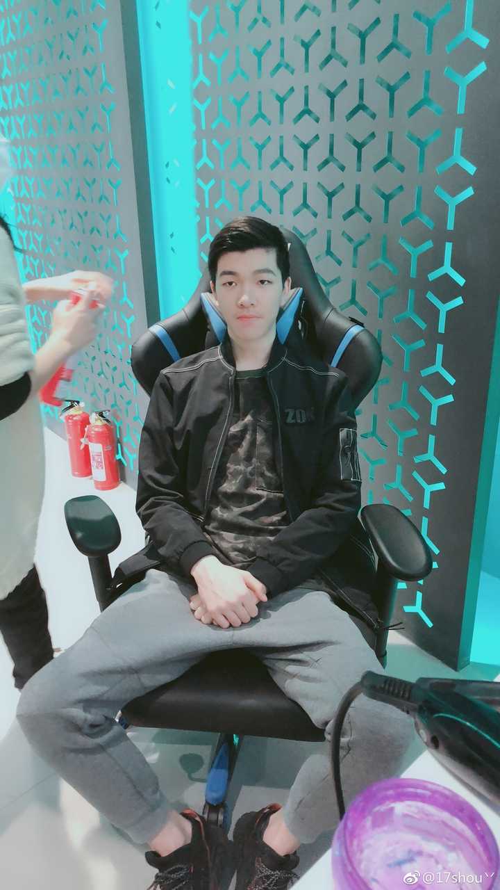 国内外有哪些不以颜值而出名的网红?他们分别是怎么出名的