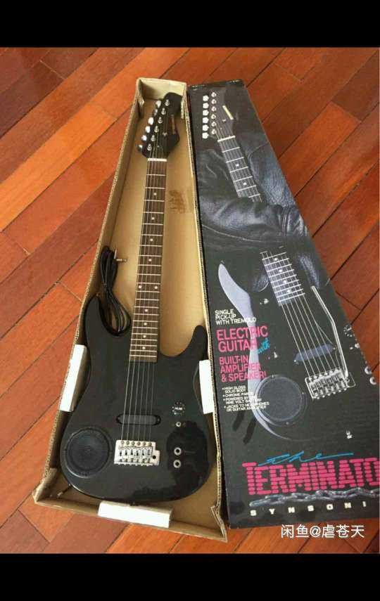 咸鱼上看到一些历史上的国产电吉他,想想还挺感动