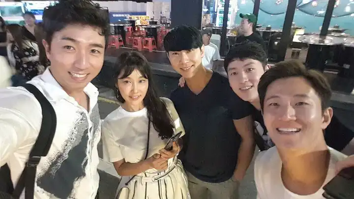 身材火辣,和女儿同框似姐妹,别人猜不出年龄是一种什么体验?