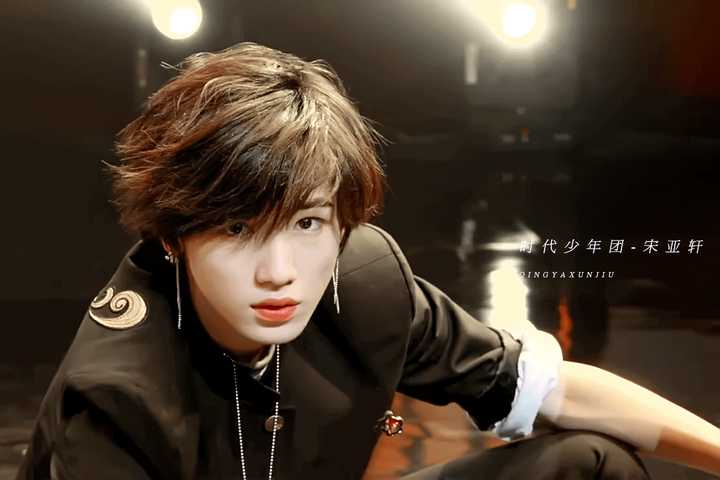 如何评价tnt时代少年团英雄直拍