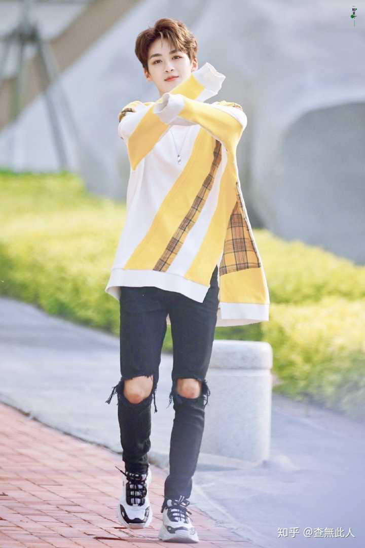 如何评价《创造营2019》的何洛洛?