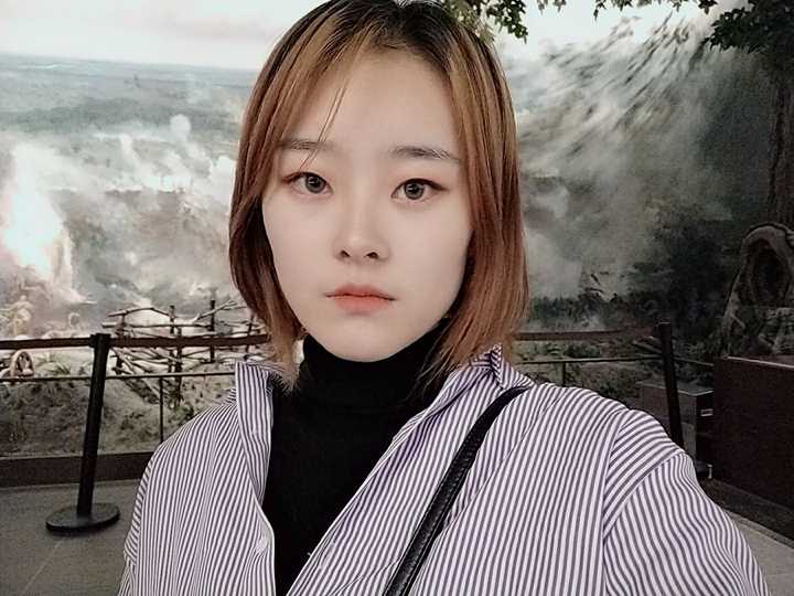侧脸丑而正脸好看是一种什么体验?