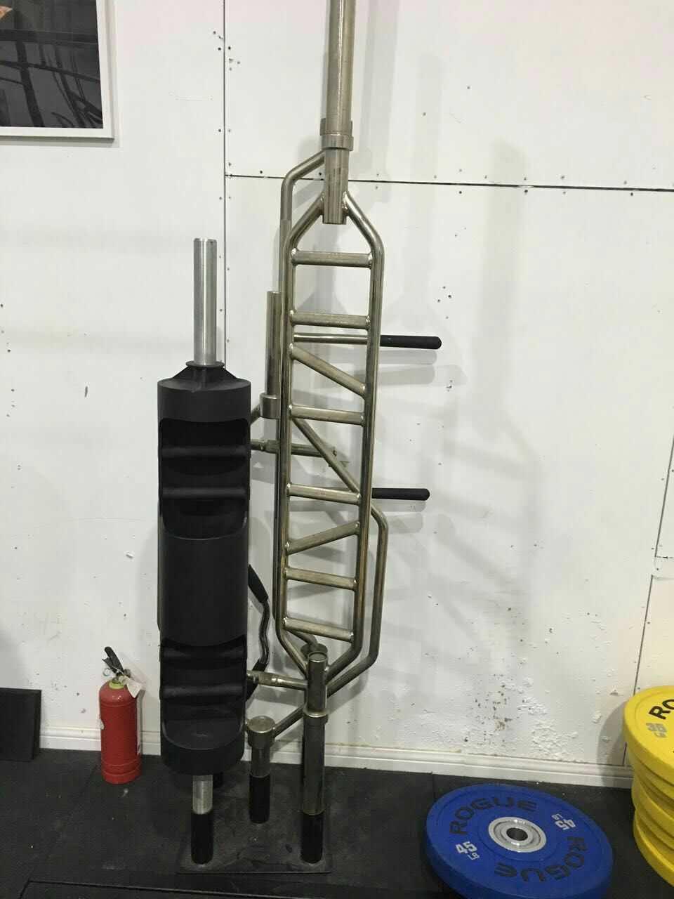 预算十万元能不能开办一个纯铁馆(健身房)?