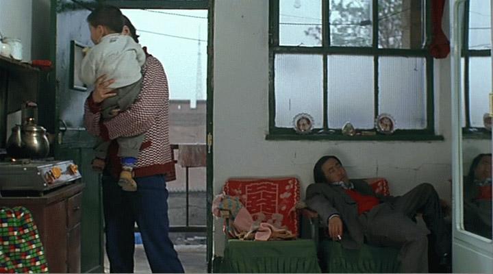 贾樟柯三部曲之1从未有列车停靠的站台