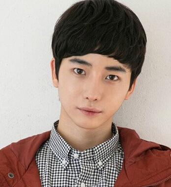 男生怎么显得阳光 54fe2d57d7bb37f5f1d38fbccb3280e2_b.jpg