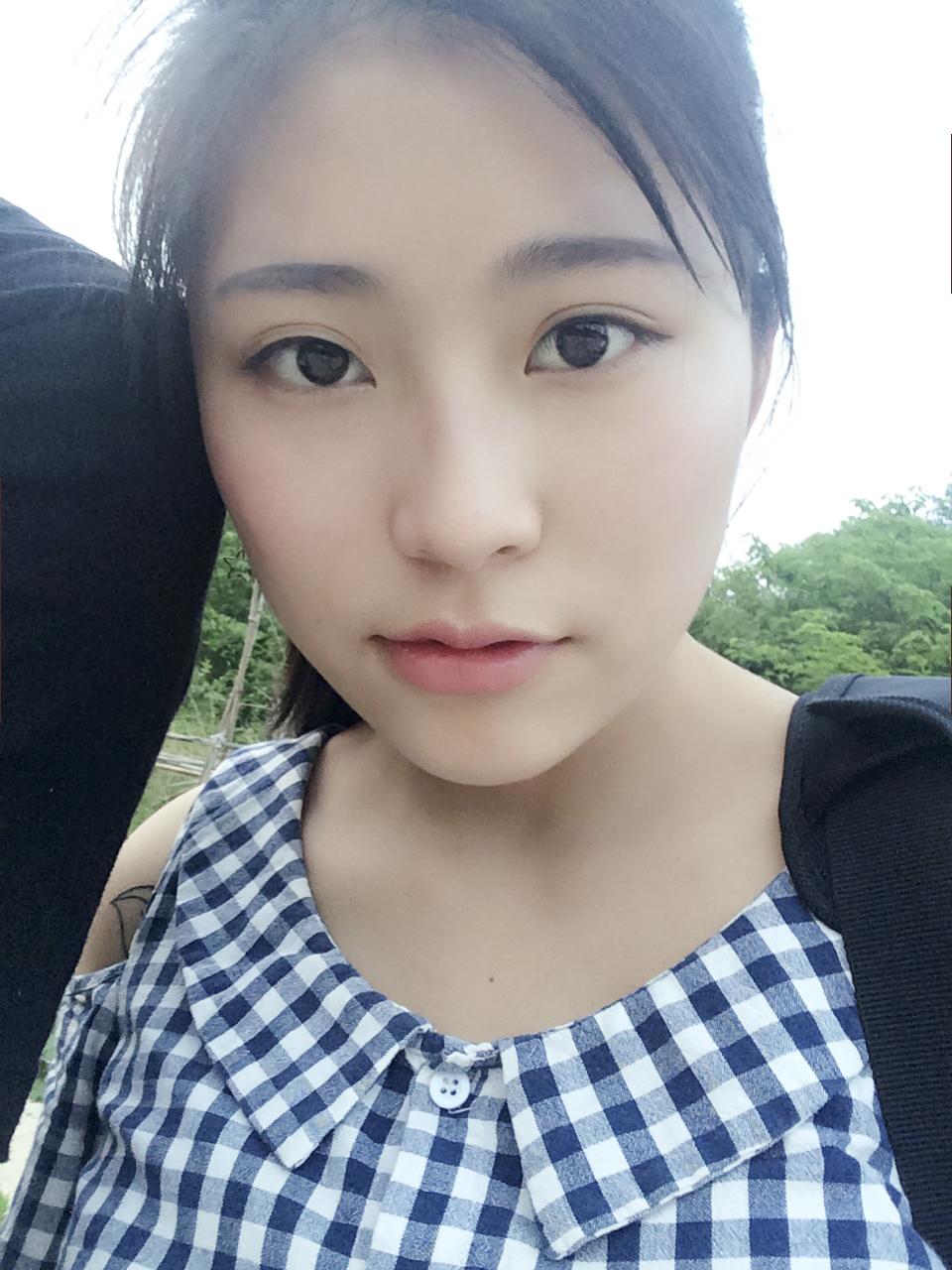 发际线太低,想自己往上刮一点,再用遮瑕粉一类