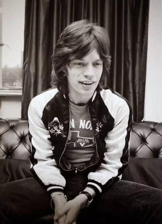 ▼ ryan gosling在《亡命驾驶》中穿横须贺夹克演完全戏▼ pharrell