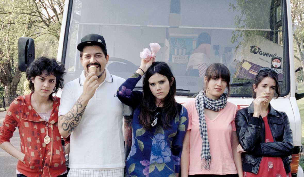 De ser. эзра миллер хорошо быть тихоней. е. р. Ser band.