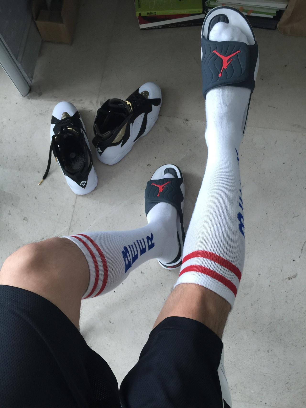 男孩夏天出门可以穿短裤足球袜吗? - 知乎