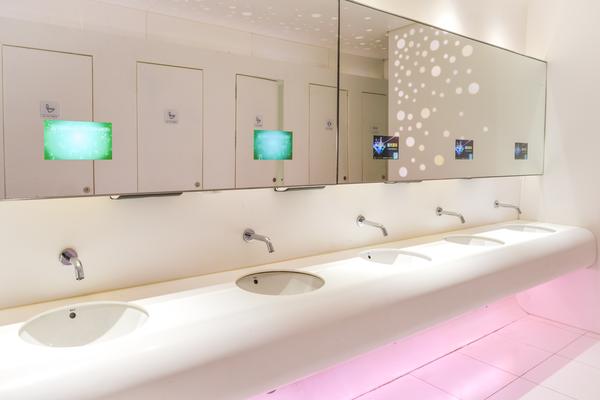 有哪些成功的在厕所做广告的案例?