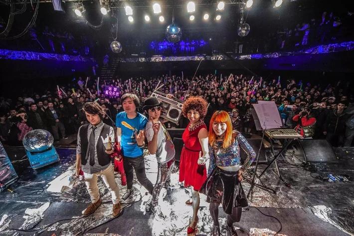 翻腾的摇滚newwave特立独行的newpants