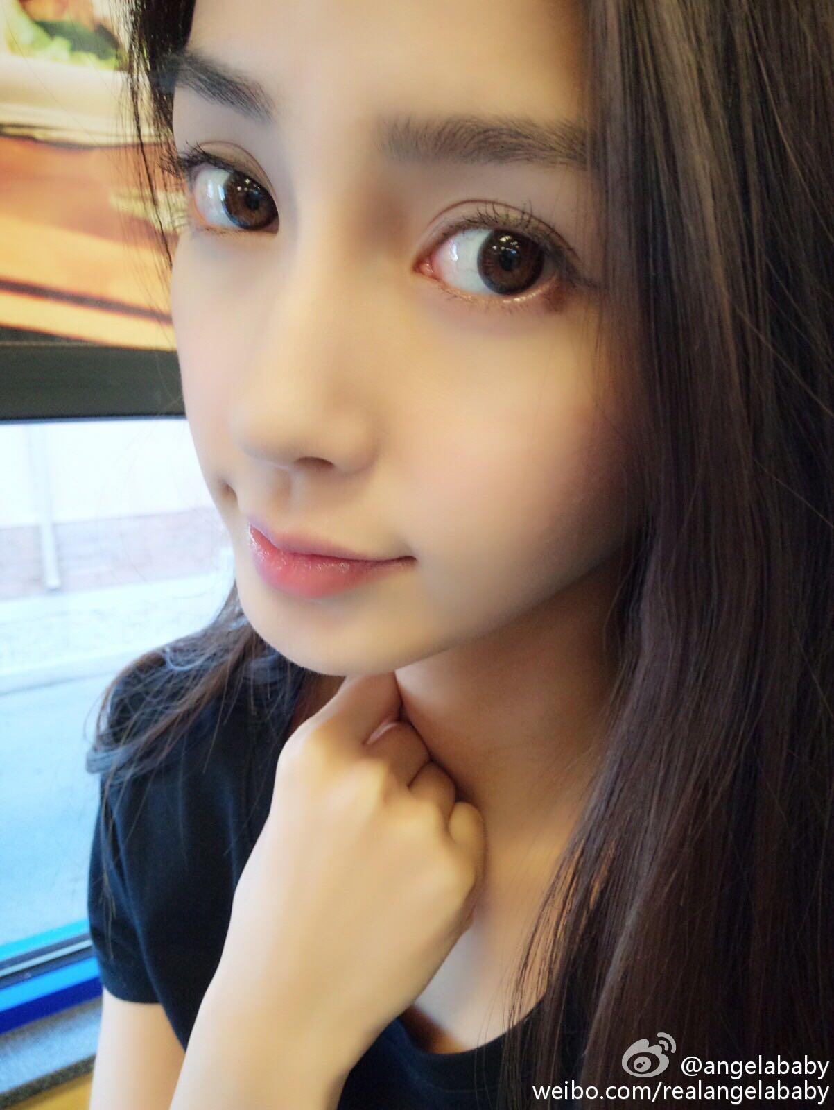 求问baby这张带的是什么美瞳?