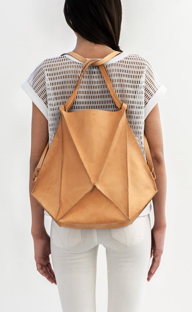 是意大利的一个独立品牌,叫animadverte,看着虽然普通