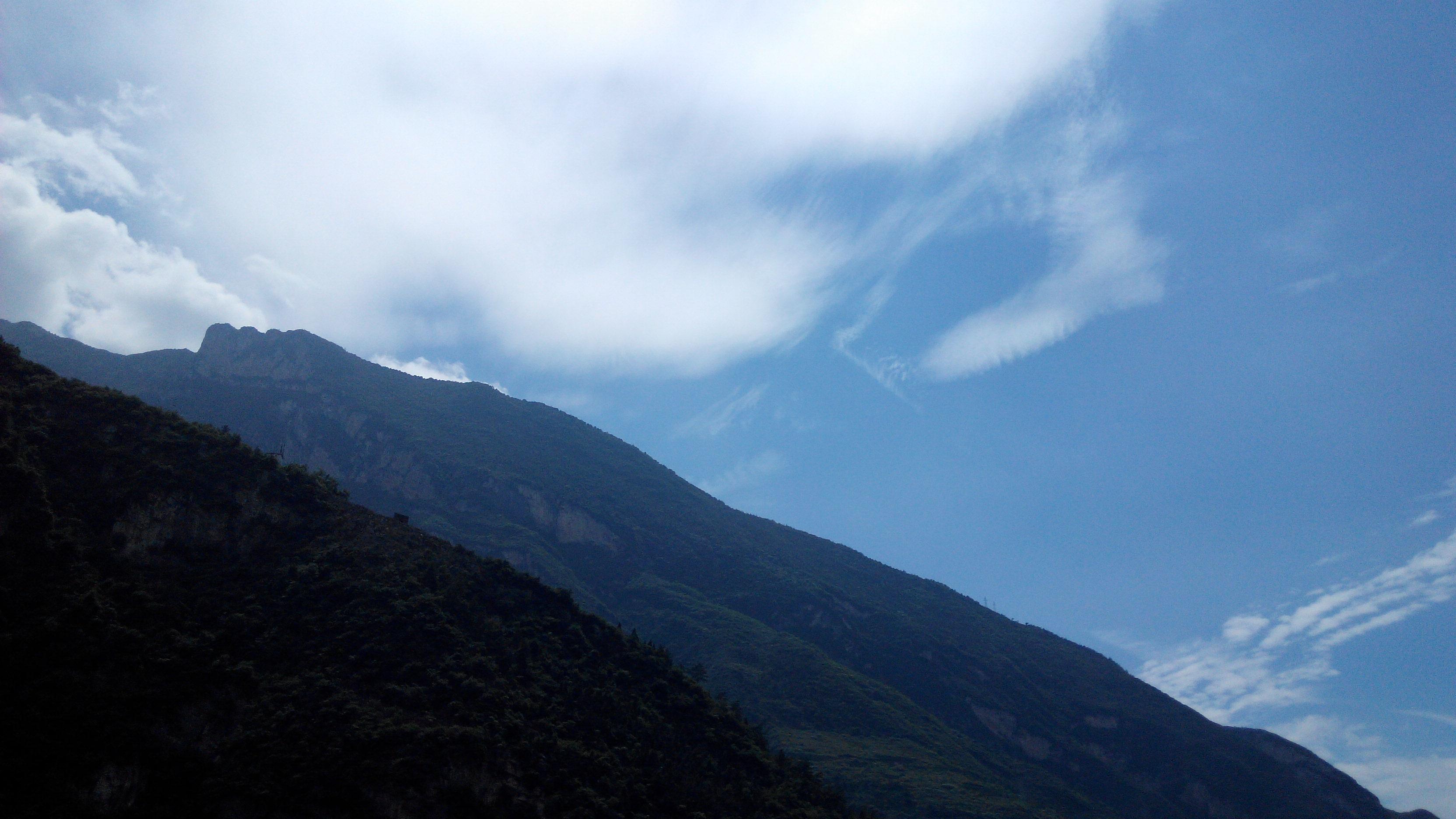 你手机里有什么好看的图片? - 叶七七的回答 -