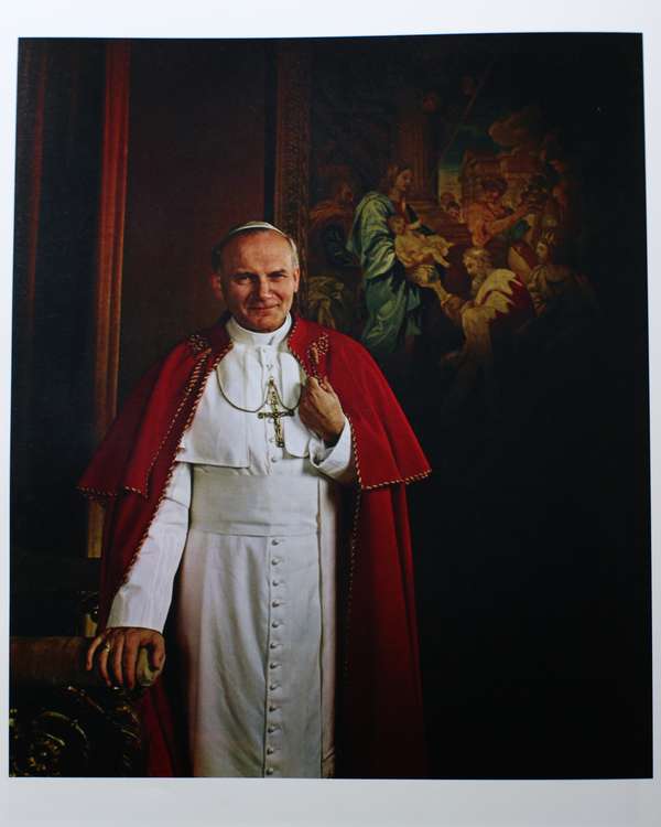 富尔顿·希恩美国罗马天主教大主教表达虔诚