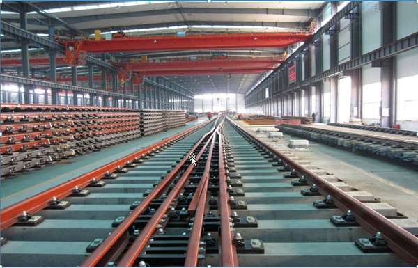 火车是怎样变轨的?