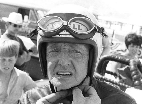 不得不提的是一个特别厉害的新西兰老大爷伯特·孟若(burt munro)在二