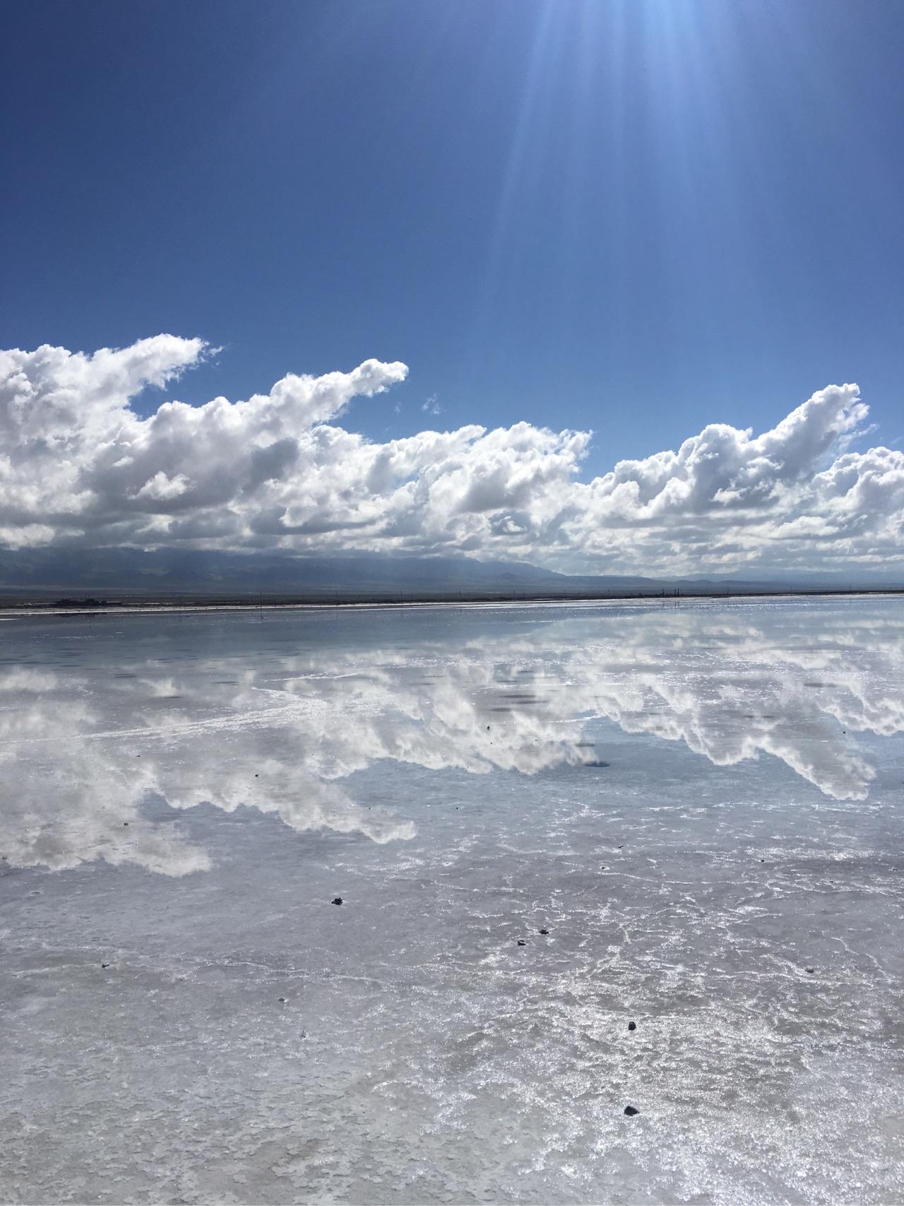 传说中的「天空之镜」(乌尤尼盐沼)真的像照片那么美吗?