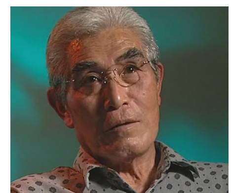 霍元甲报仇,去踢日本武馆,这个馆主就是铃木宽,他由日本人桥本力饰演