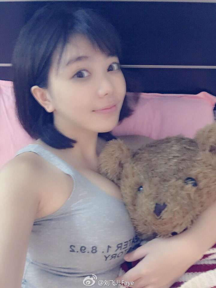 大胸女生怎么拍小清新照好看?