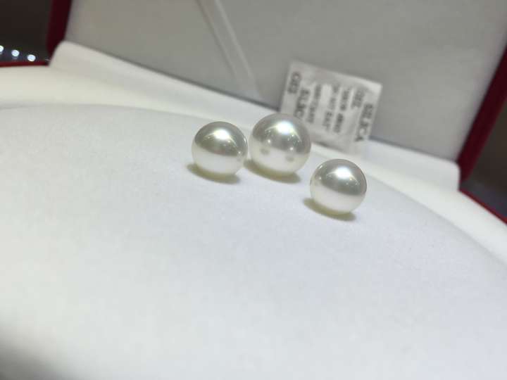 南洋金珠和大溪地黑珍珠哪个好？南洋金珠和大溪地黑珍珠都是比较名贵的，价值连城的珍珠，它们区分还是