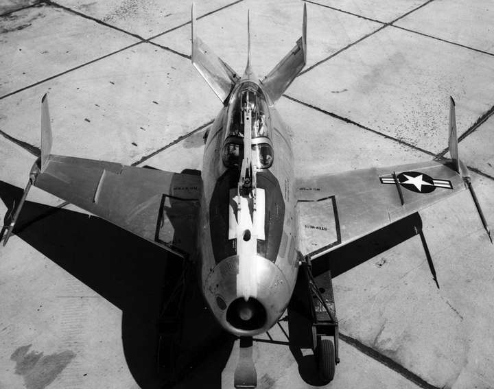 13. XF-85 Goblin С���������˾��ơ�����һ�����ʽս������Ҳ����ĸ�������Ŀ��Ϊ�˸���ը����������������ֻ����ֻ��������