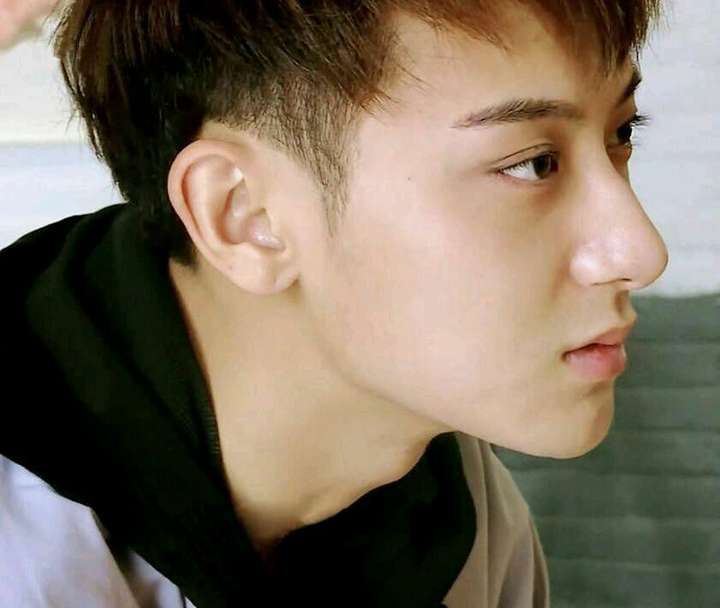 黄子韬整容过吗?