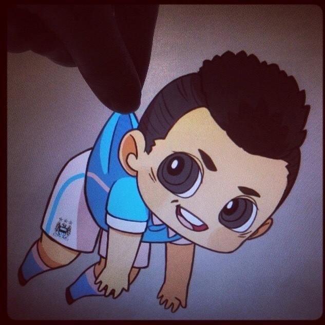 朋友很喜欢阿圭罗 她过生日该送什么关于阿圭罗的礼物好.