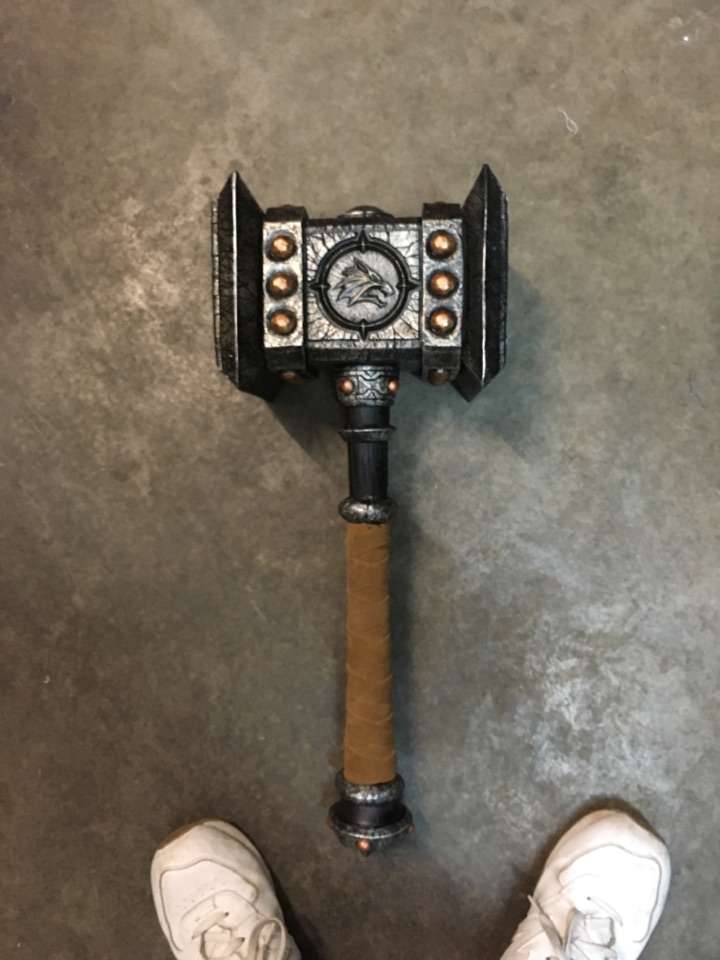 质量还不错,3公斤不到点(空心锤),锤面能站人 我觉得带刀啊剑啊什么的