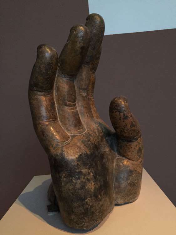 龙门石窟卢舍那大佛的手去哪了