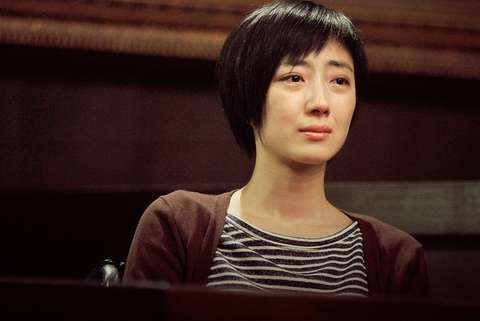 亲生父亲强奸了我,但是我却更恨我自己!