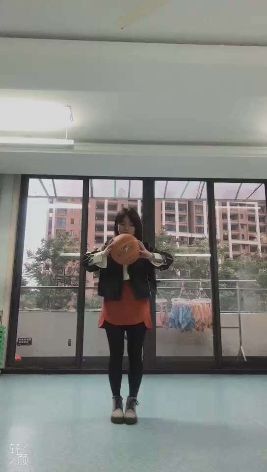 篮球月活动拍球视频 - 知乎